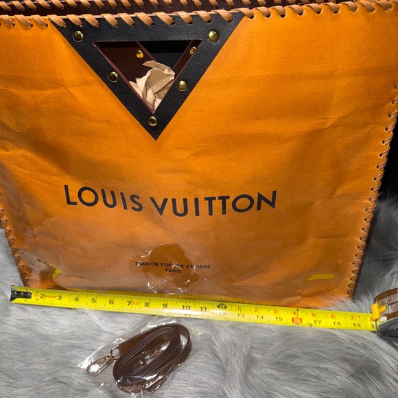 Authentic Louis Vuitton Shopping bag covered in PVC With Handles - Picture 8 of 8